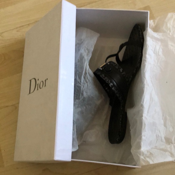 Dior Button Flat T Strap Slides - Picture 11 of 15